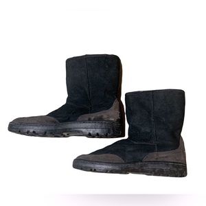 Men's vintage Classic Mid Embossed Black UGG Boots Size: 11